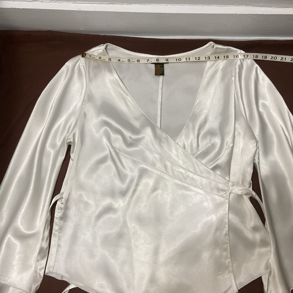 ASHLEY STEWART WOMEN’S,OFF WHITE,SHINING,POLYESTER/SPANDEX WRAP TOP, SIZ… - Picture 3 of 10